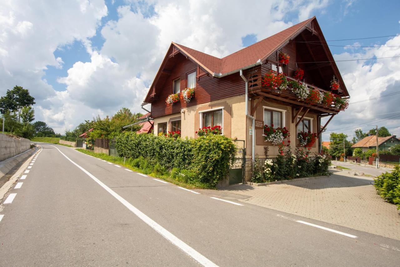 Pensiune Saroklak Sincraiu Exterior photo