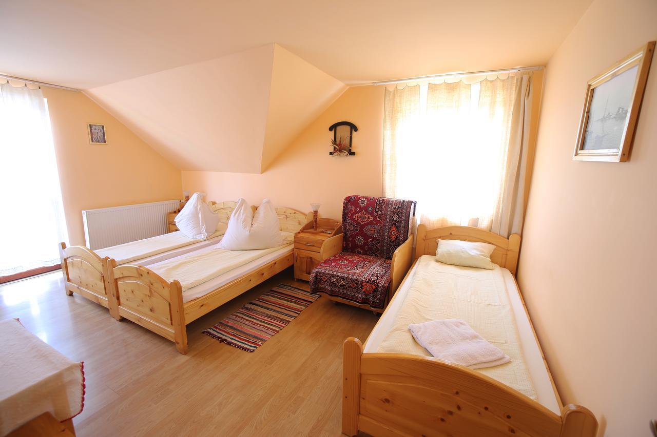 Pensiune Saroklak Sincraiu Exterior photo